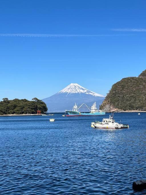 נומאזו 御浜岬の至福を一身に味わう 一軒家貸切宿で贅沢なバーベキューを楽しみながら夕陽に染まる戸田湾の美しさを満喫 מראה חיצוני תמונה